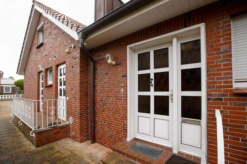 Eingang Haupthaus - 9 Zimmer Mehrfamilienhaus, Wohnhaus in Borkum