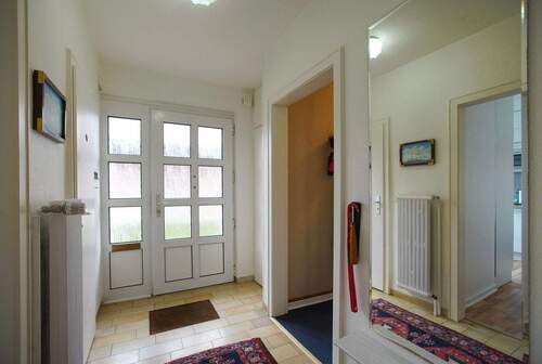Flur Eingangsbereich - Mehrfamilienhaus, Wohnhaus mit 210,00 m&sup2; in Borkum zum Kaufen