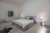 Schlafzimmer - Kernsanierte moderne 3,5-Zimmer-Wohnung in zentraler Lage mit Aufzug, Keller & Dachspeicher (Kopie)