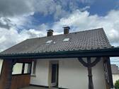 Großer, teilweise überdachter Balkon - 6 Zimmer Mehrfamilienhaus, Wohnhaus in Neubrunn
