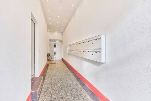 Hauseingang - 3 Zimmer Mehrfamilienhaus, Wohnhaus zum Kaufen in Mannheim