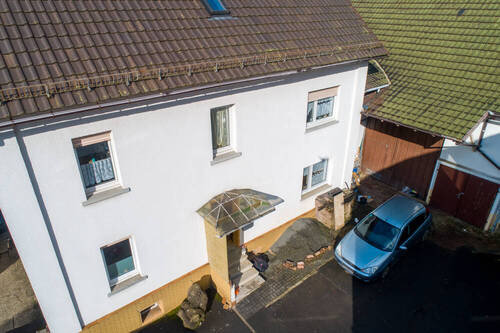 Luftaufnahme - 7 Zimmer Einfamilienhaus zum Kaufen in Breidenbach