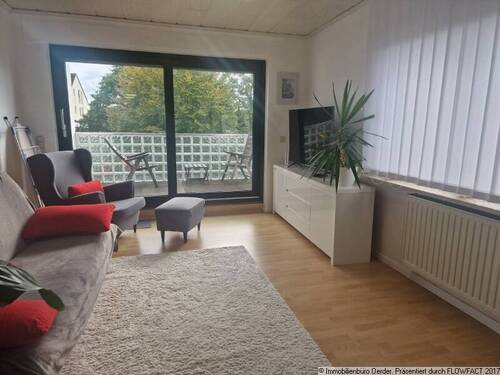 Wohnen -Südbalkon mit Markise - Ab sofort! In Ruhiglage - Ideal für Single Paare 2 Zi, EBK, TOP Süd- Balkon. (aktuell möbliert)