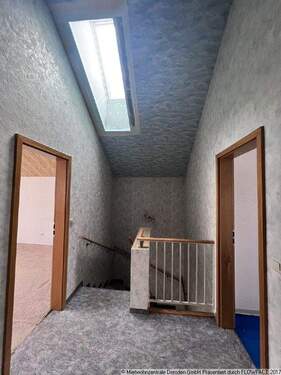 Flur oberer Ebene - Reihenendhaus in Schlottwitz - 