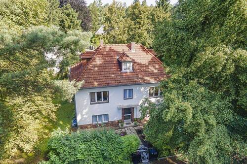 Vordersicht 45 Grad - 5 Zimmer Einfamilienhaus in Berlin