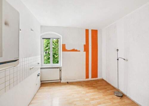 Geräumige Küche mit Platz für eine Essecke ähnlich - 