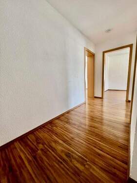 Flur - 2 Zimmer Etagenwohnung in Heidenau