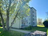 Carlstraße 2 - Charmante 2-Zimmer-Wohnung mit Balkon in ruhiger, grüner Lage