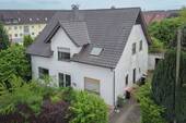 Außenansicht - Ihr Projekt wartet: Modernisierungsbedürftiges Zweifamilienhaus auf großem Grundstück in Löhne
