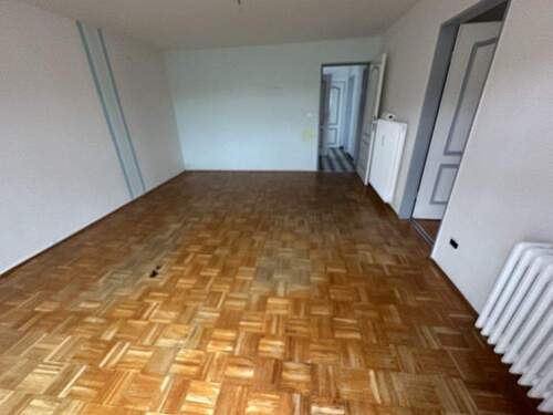 Wohnzimmer (2) - 3 Zimmer Etagenwohnung in Kirchham