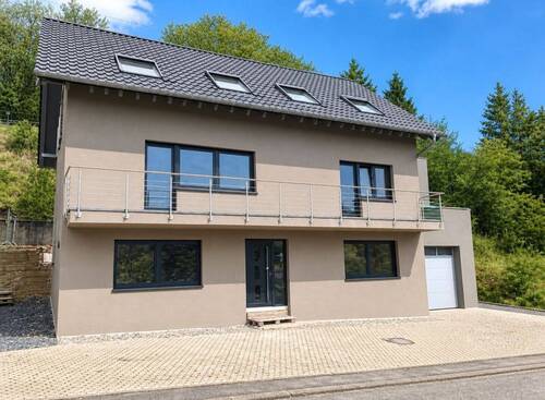Vorderansicht - Top Lage nahe Luxemburg - Zweifamilienhaus mit Ausbaureserve