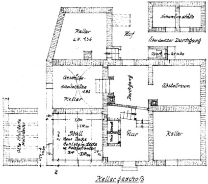 Kellergeschoss - 6 Zimmer Mehrfamilienhaus, Wohnhaus zum Kaufen in Helsa