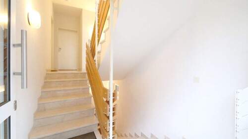 Treppenhaus - 3 Zimmer Etagenwohnung zum Kaufen in Bad Lippspringe