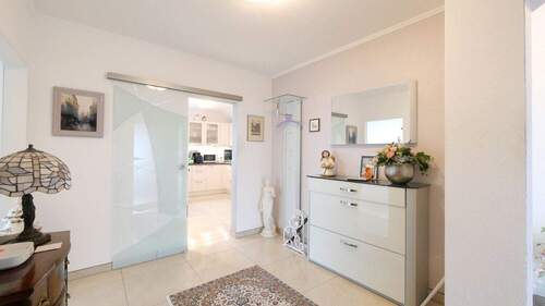 Flur - 3 Zimmer Etagenwohnung in Bad Lippspringe