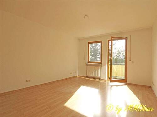 Wohnzimmer - 2 Zimmer Etagenwohnung in Frankenberg