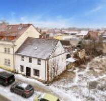 Altstadtcharme trifft Potenzial - Reihenhaus mit Entwicklungsmöglichkeiten am Straussee - Strausberg