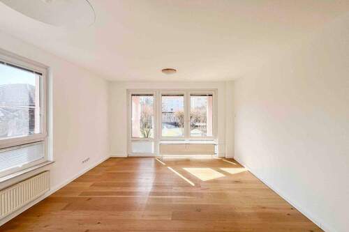 Wohnzimmer - 3 Zimmer Einfamilienhaus zum Kaufen in Berlin