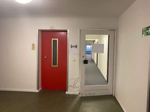 Fahrstuhl.jpg - 1 Zimmer Büro in Hamburg