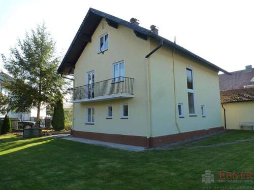 Ansicht - 7 Zimmer Einfamilienhaus zum Kaufen in Rattiszell