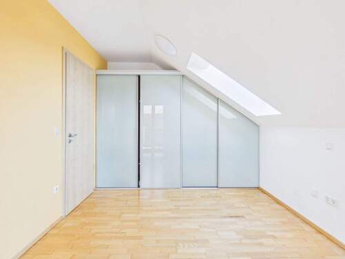 Schlafzimmer inklusive Einbauschrank - 