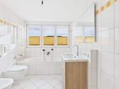 Badezimmer mit Badewanne - 