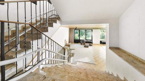 Richtung Wohnzimmer mit Lift - 