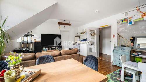 Wohnzimmer 2 - 2 Zimmer Etagenwohnung zum Kaufen in Kreischa