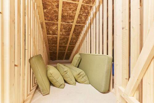 Ablagebereich auf dem Dachboden - 