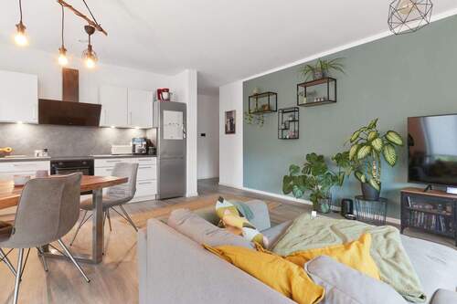 Wohnbereich (Blick Richtung Küche und Flur) - Etagenwohnung mit 96,30 m&sup2; in Thedinghausen zur Miete