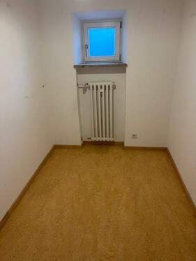 EG - Abstellraum - 6 Zimmer Einfamilienhaus zum Kaufen in Nürnberg