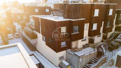 Außenansicht - Familienfreundliches Reiheneckhaus mit Garten und Garage