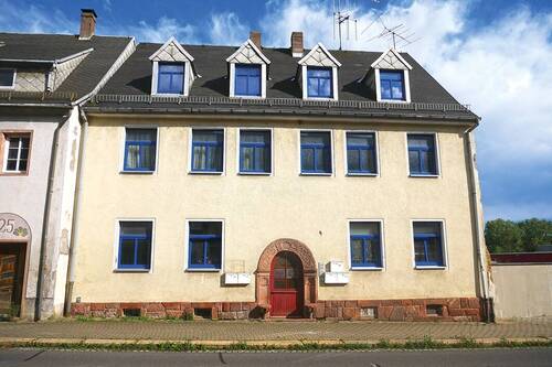 Frontansicht - 1 Zimmer Mehrfamilienhaus, Wohnhaus zum Kaufen in Geringswalde