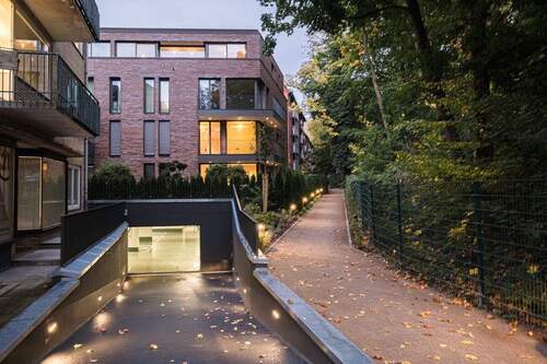 Tiefgarageneinfahrt_The Gardens_1 - Bezugsfertige 3 Zi. Neubau-Wohnung, Süd-West-Balkon & Topausstattung - stilvoll wohnen in Winterhude