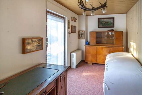 EG Arbeitszimmer mit Ausgang zur Süd-Terrasse - 