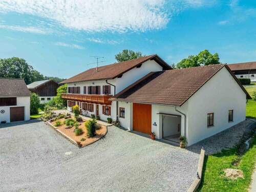 Bild 2 - 9 Zimmer Einfamilienhaus zum Kaufen in Dietersburg / Breitenbach