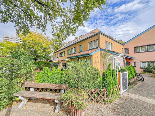 Haus - 4 Zimmer Etagenwohnung zum Kaufen in Berlin / Hakenfelde