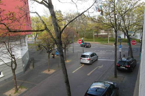 Blick zur Straße.JPG - 4 Zimmer 4- Zimmer in Bonn