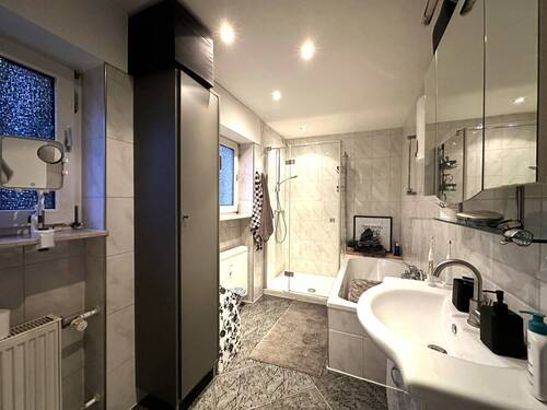 … mit HWB und Fenster - 