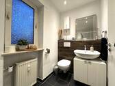 ... mit WC, HWB und Fenster - 