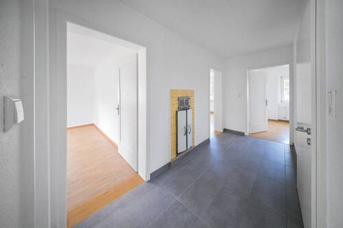 Flur - Etagenwohnung mit 83,60 m² in Sasbach zum Kaufen
