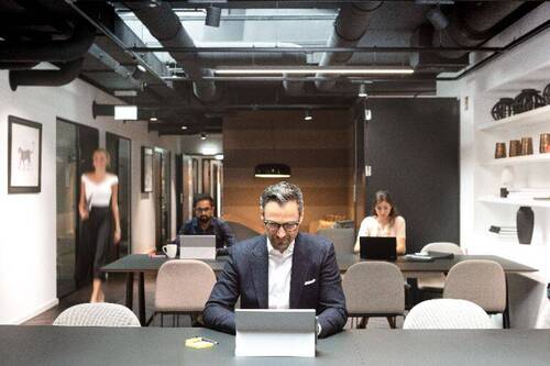 Hot Desk - 