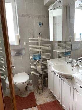 BadJPG.JPG - 2 Zimmer Etagenwohnung zur Miete in Berlin