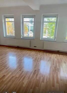 Wohnzimmer - Rathausplatz - Im Zentrum - 1.020,00 EUR Kaltmiete, ca.  82,00 m² Wohnfläche