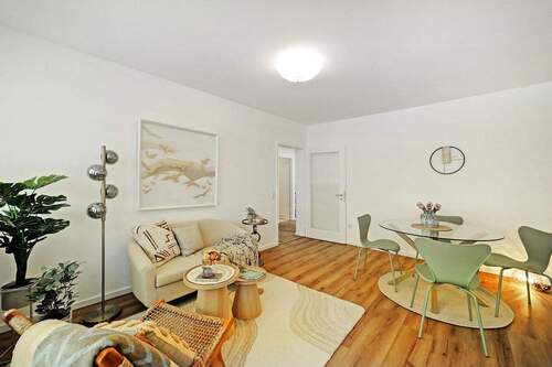 Wohnzimmer - 3 Zimmer Etagenwohnung in Augsburg