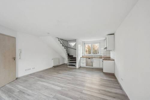 Wohn-/Ess-/Küchenbereich - 4 Zimmer Mehrfamilienhaus, Wohnhaus in Sersheim