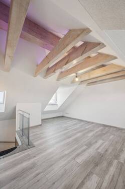 Kinder-/Arbeitszimmer - Mehrfamilienhaus, Wohnhaus mit 100,00 m&sup2; in Sersheim zum Kaufen