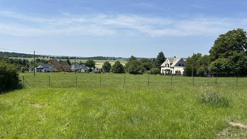 Herrliche Weitsicht über Wiesen und Felder - 