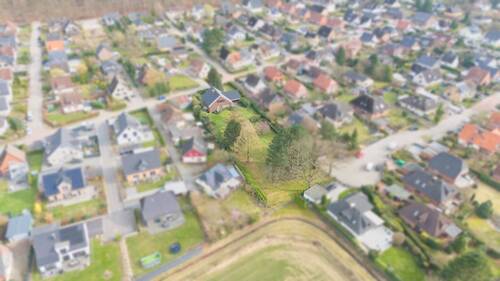 Luftbild - 6 Zimmer Mehrfamilienhaus, Wohnhaus zum Kaufen in Seevetal