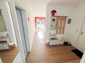 Blick in den Flur - Etagenwohnung mit 52,10 m² in Dresden zum Kaufen