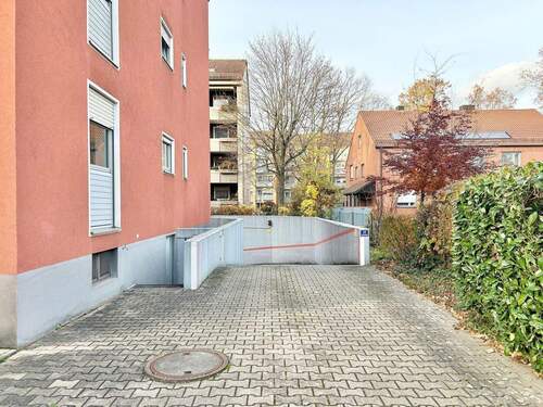 Tiefgarageneinfahrt - 